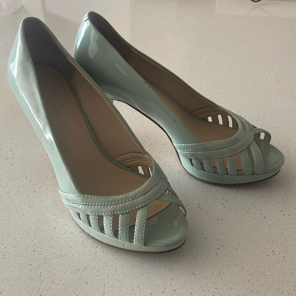 Nine West Peep Toe Pump Size 6